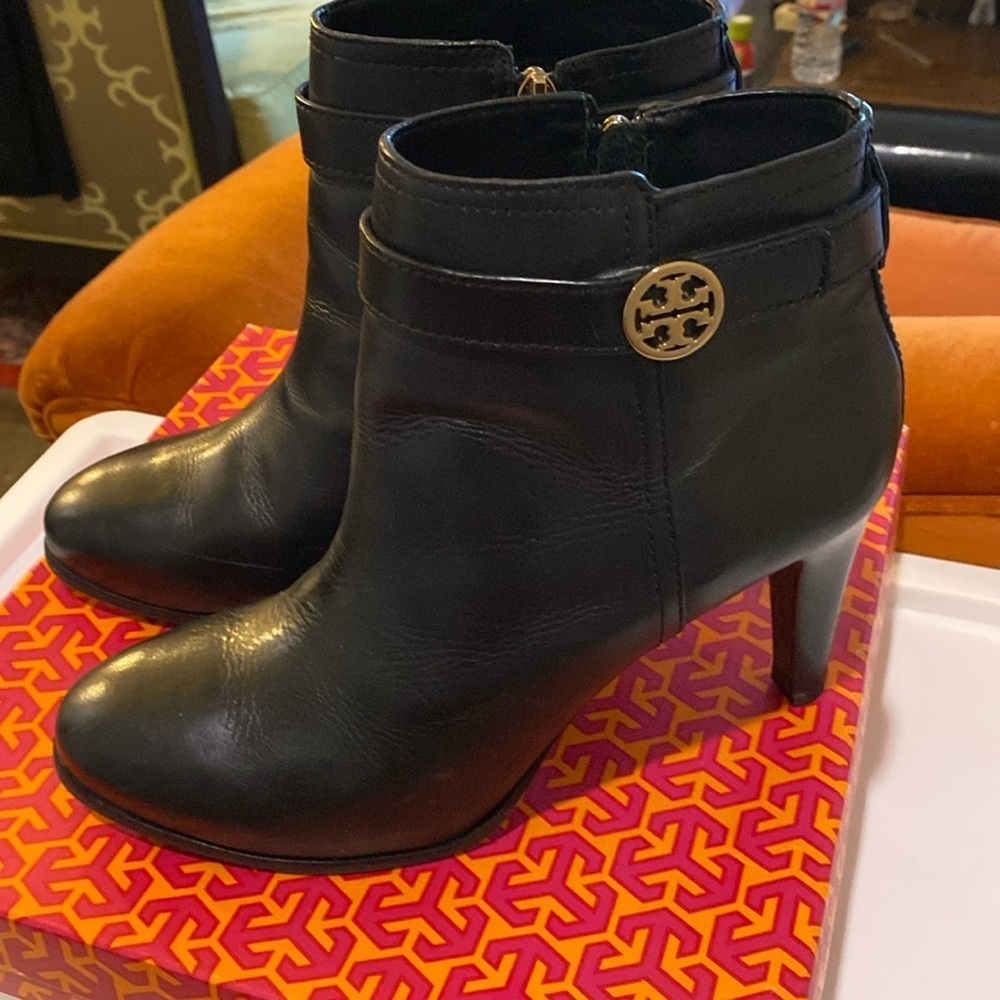 Tory Burch Women’s Bristol Equestrian Calf Leather Ankle Zip Bootie Sz 10.5